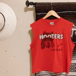 Cropped Hooters Shirt